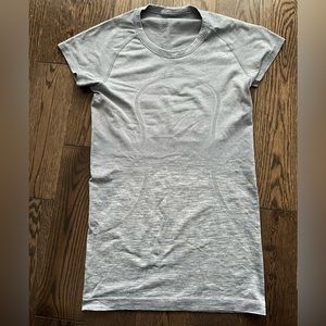 Lululemon Run Swiftly Tshirt size 6